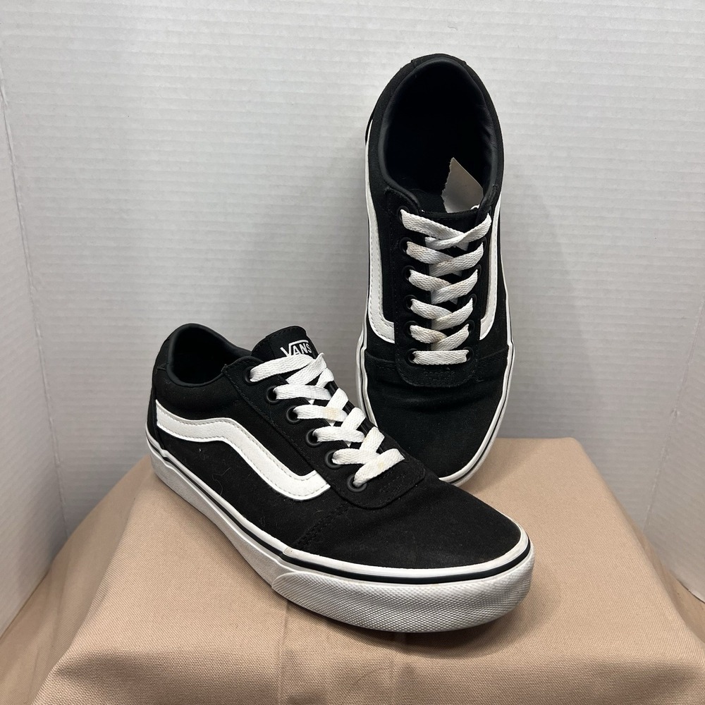 Vans Ward Low Top Skater Sneaker Women's Black Canvas Lace-Up Comfort Size 7